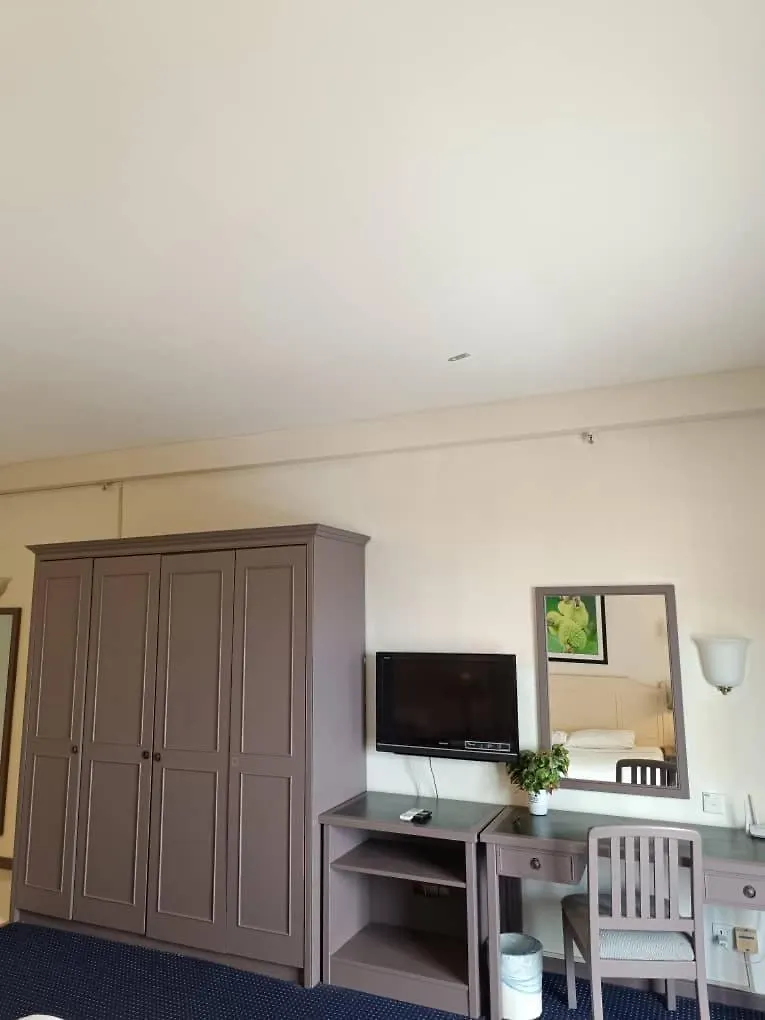 Sky Beach Resort Танджунг-Бунга